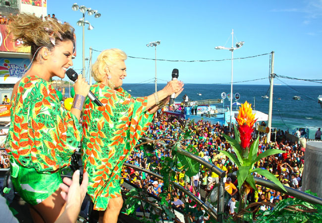 Claudia Leite e Hebe  agitam Carnaval em Salvador